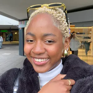 Pet Sitter responsável e carinhosa disponível Loures