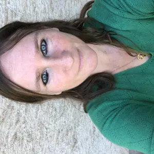 Aide à domicile accompagnement aux courses . 