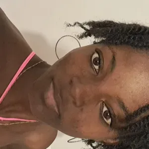 Baby-sitter expérimentée au Guyana