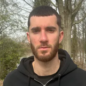 Baby sitter expérimenté et à l'écoute 