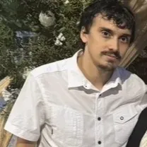 Garde d'enfants diplômée, créative et bienveillante