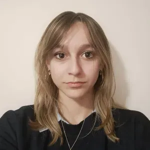 Baby-sitter expérimentée dans les Landes