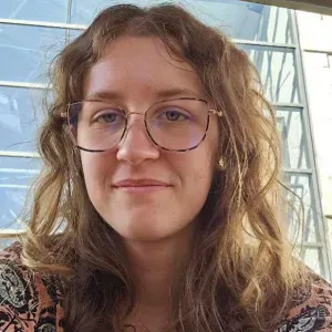Présence bienveillante & aide au quotidien pour vos proches 