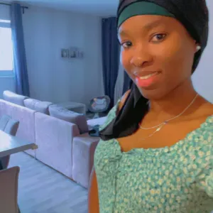 Je recherche une baby-sitter 