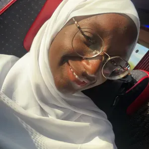 Baby-sitter et animatrice en région parisienne 