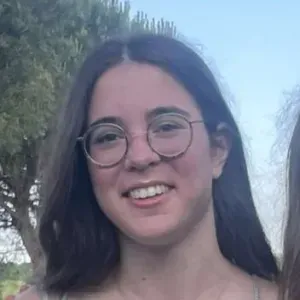 Baby-sitter près de Nantes  ! 