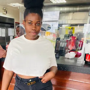 Baby-sitter expérimentée à saint Laurent 