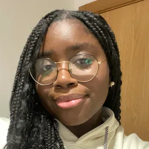 Estudante de Enfermagem disponível para babysitting