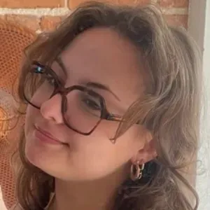 Baby-sitter expérimentée à Cholet !