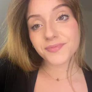 Jeune femme de ménage de Civray 