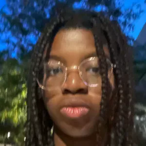 Baby-sitter expérimenté depuis quelques temp