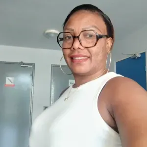 Baby-sitter à moissy expérimenté respectueuse 