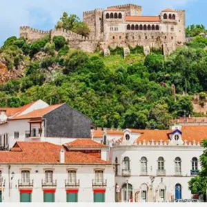 Procuro empregada doméstica 