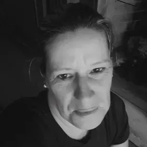 Empregada doméstica pontual responsável. 