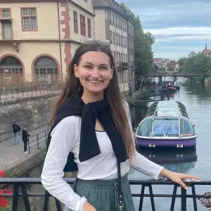 Baby sitter après l'école ou en soirée 