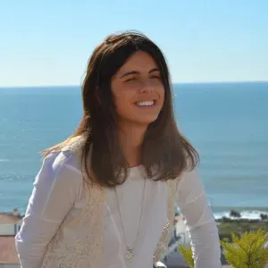 Procuro empregada doméstica full time 