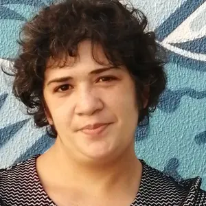 Cuidadora atenciosa disponível