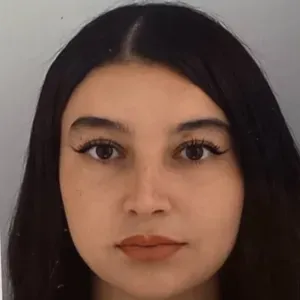 Baby-sitter disponible à Champs-sur-Marne