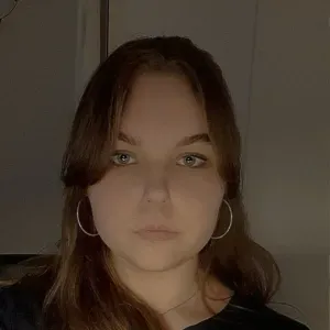 Baby-sitter sérieuse avec expérience en crèche