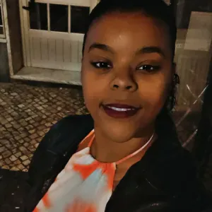 Babyssiter com experiencia  em portugal