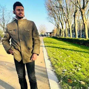 Willing to come and serve anywhere in Paris