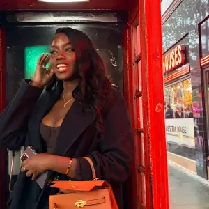 Teenage babysitter in London :)