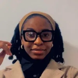 Baby-sitter engagée et patiente à Vélizy!