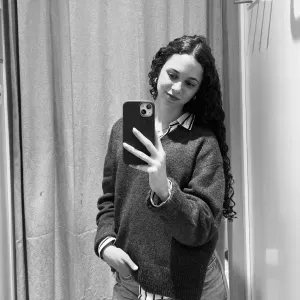 Babysitter com experiência com um irmão de 7 anos em Lisboa.