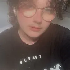 Étudiant propose aides diverses