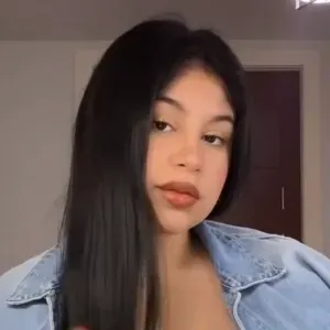 Babysitter responsável e carinhosa em guimarães 