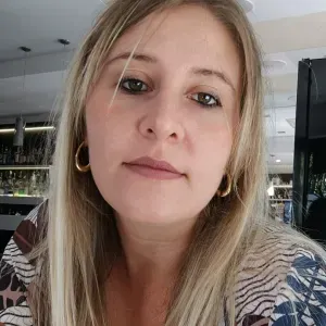 Assistente all' infanzia/ baby Sitter Bari 