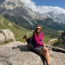 persona affidabile per gatti e galline