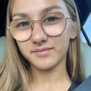 Jeune baby-sitter sérieuse pour vos enfants 