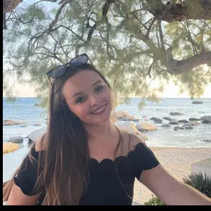 Institutrice maternelle disponible pour garder vos enfants