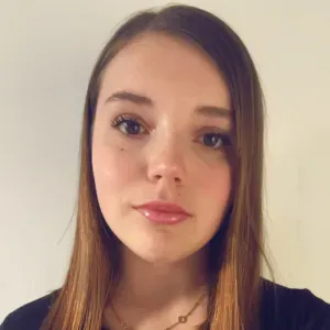 Étudiante sérieuse et responsable pour garde d'enfants 