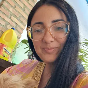 Cuidadora en Granada muy eficiente en su trabajo 