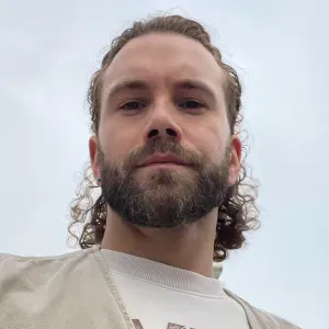 Aide soignant diplômé à Versailles 