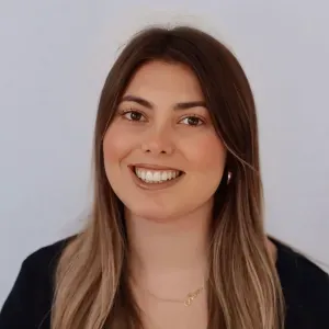 Baby-sitter disponible pour vos soirées et le week-end 