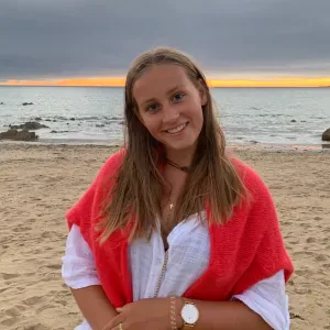 Baby-sitter expérimentée depuis l'âge de 14 ans ! 