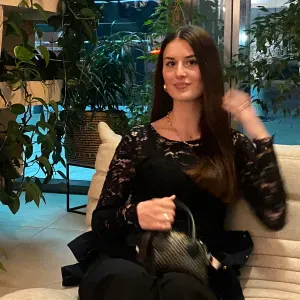 Experienced babysitting looking for a job (French)