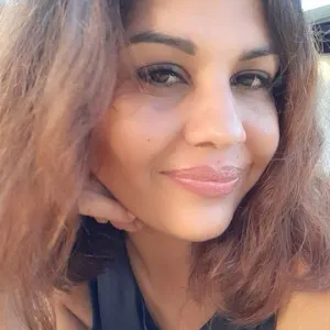 Aide-soignante en intérim, propose ménage 