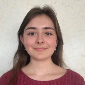 Baby-sitter disponible pour l'été à Sens 