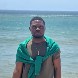 Prof expérimenté du niveau lycée-Université, en Belgique.