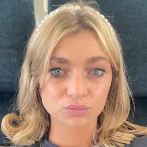 Baby-sitter responsable aux alentours de Toulon 