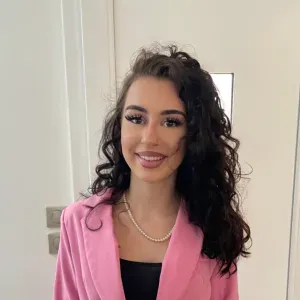 Baby-sitter sérieuse et motivée dispo pour vos enfants !