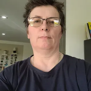 Femme sérieuse recherche heures de ménage