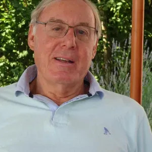 Homme expérimenté et sérieux cherche à garder personne âgée