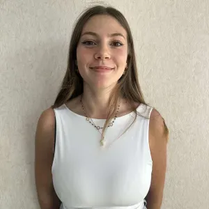 Baby-sitter expérimentée aux alentours de Saintes