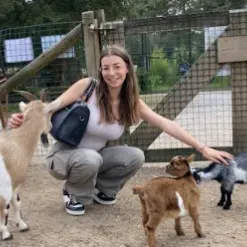 Étudiante passionnée par les animaux – garde et promenades