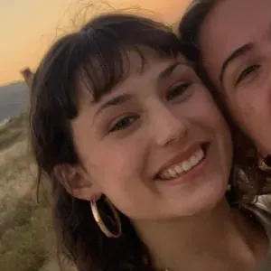 Niñera joven con experiencia en Zaragoza